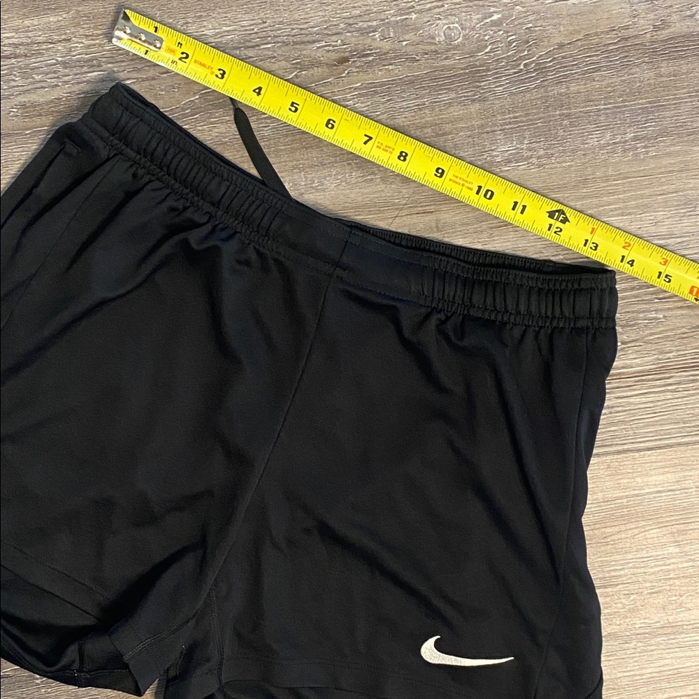 EUC NIKE Dri-Fit Pull On Stretchy Active Shorts M - Picture 2 of 6